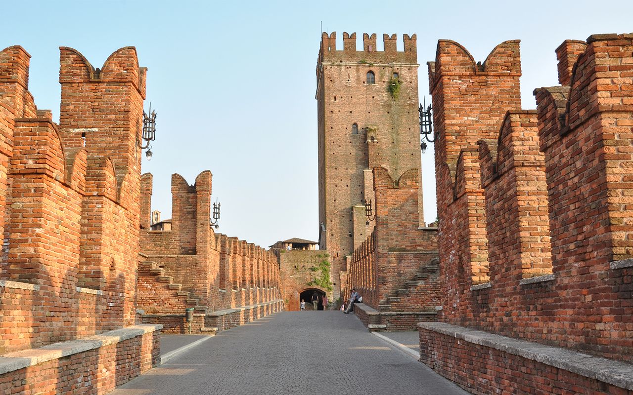 Tour a piedi di Verona con biglietti Salta la Fila per l'Arena — 6
