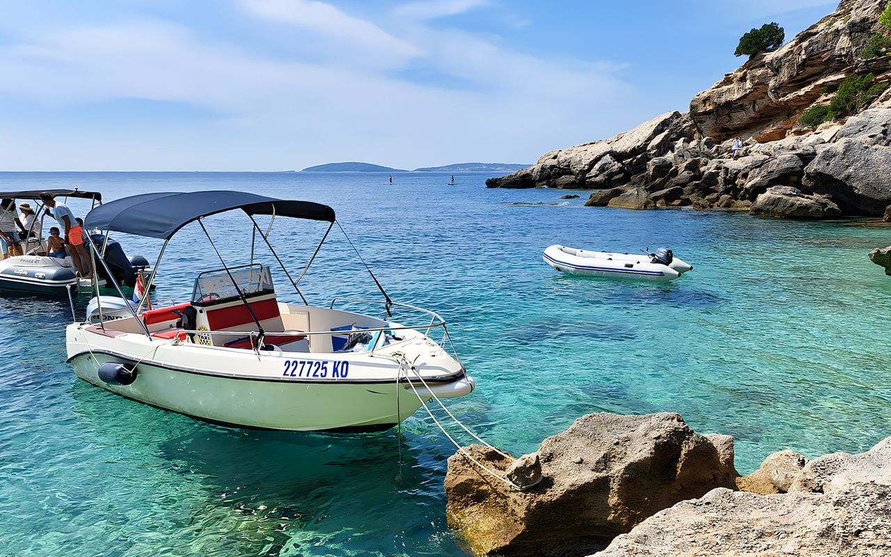 Isola di Korcula: tour in un gruppo piccolo privato con snorkeling, relitto di una nave e spiagge nascoste — 6