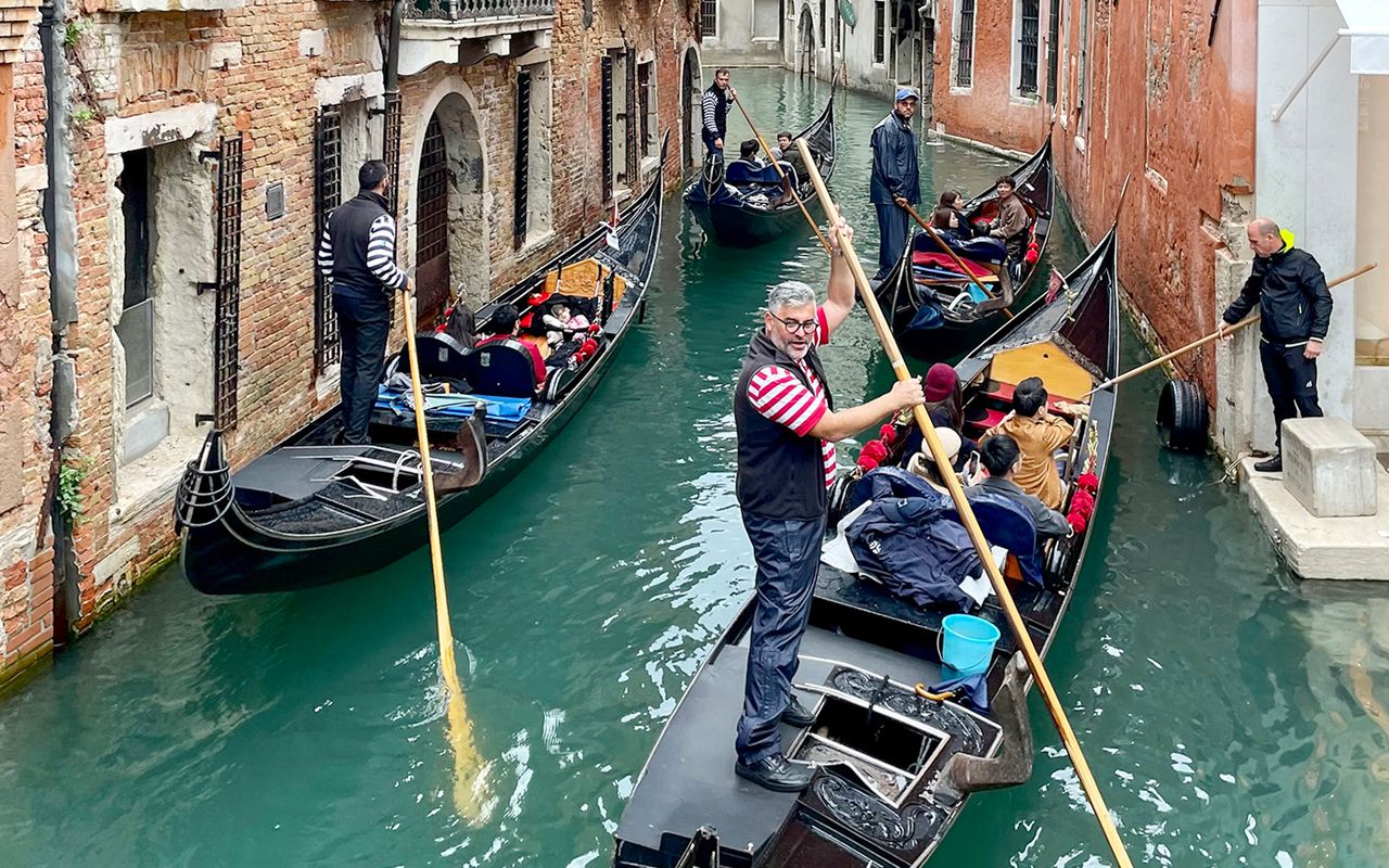Canal Grande di Venezia: giro in gondola con serenata — 6