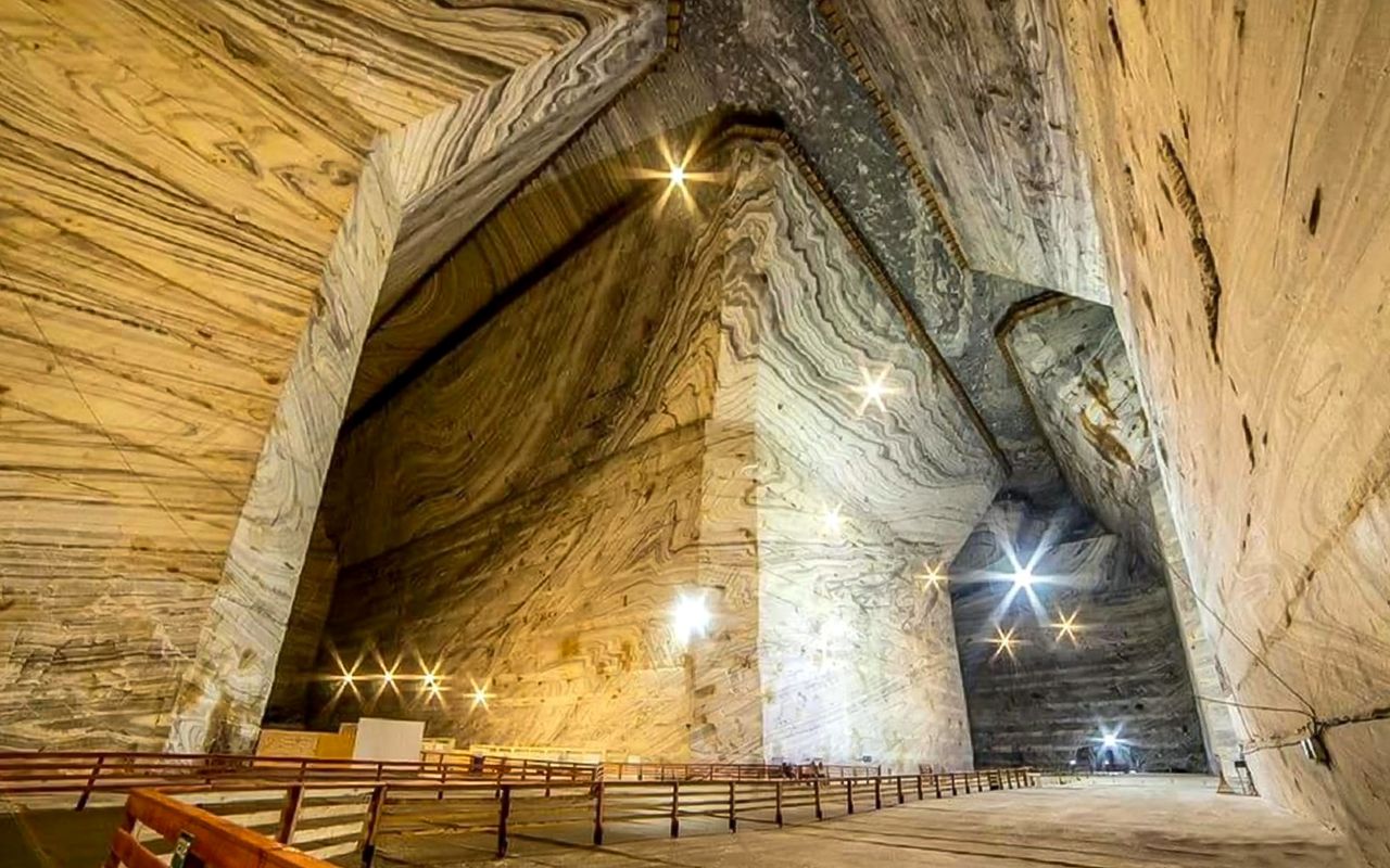 Tour di un giorno della Tomba di Dracula al Monastero di Snagov e della Miniera di Sale di Slanic da Bucarest — 7
