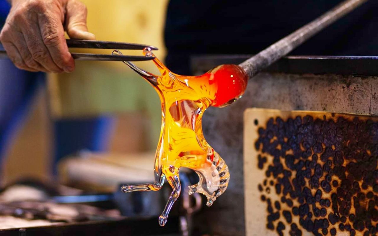 Tour privato in barca delle isole di Murano e Burano con dimostrazione di soffiatura del vetro — 4