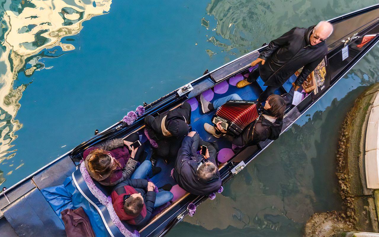 Canal Grande di Venezia: giro in gondola con serenata — 8