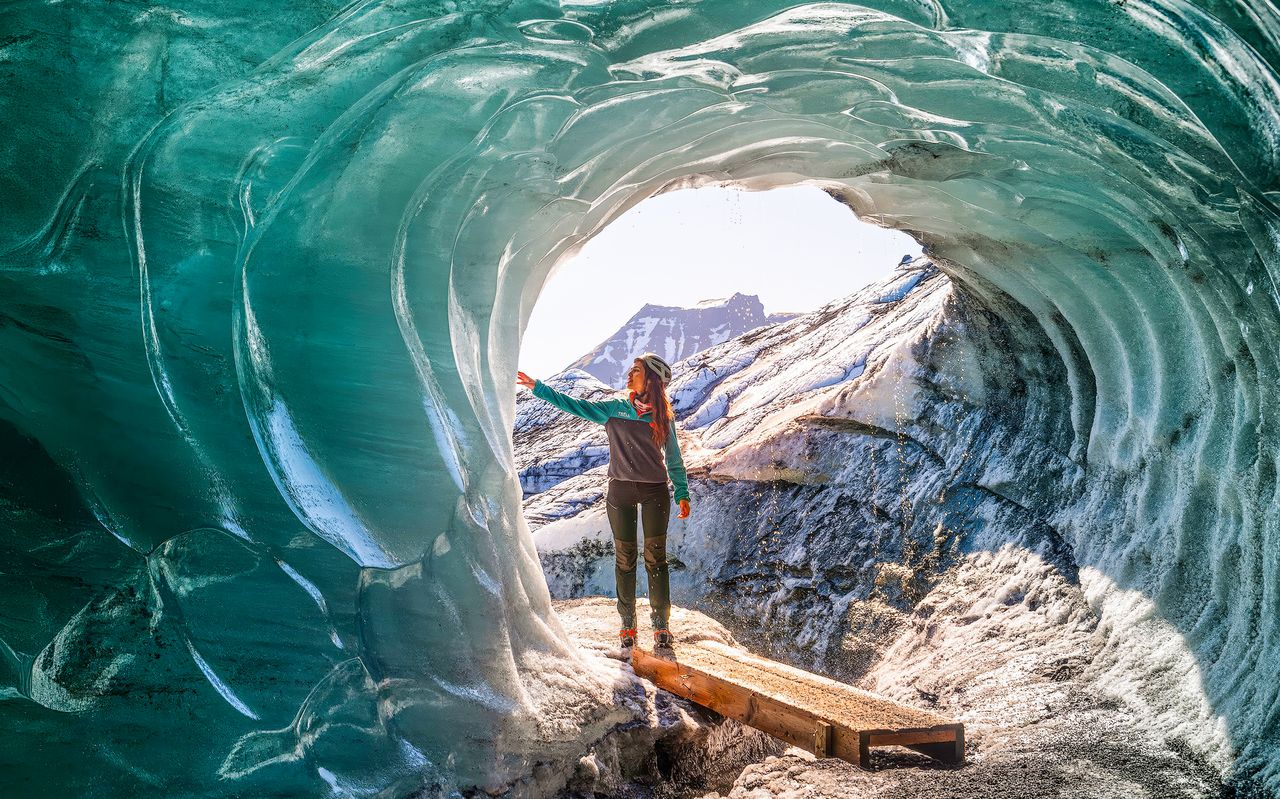 Da Vik: Grotta di ghiaccio di Katla e tour in super fuoristrada