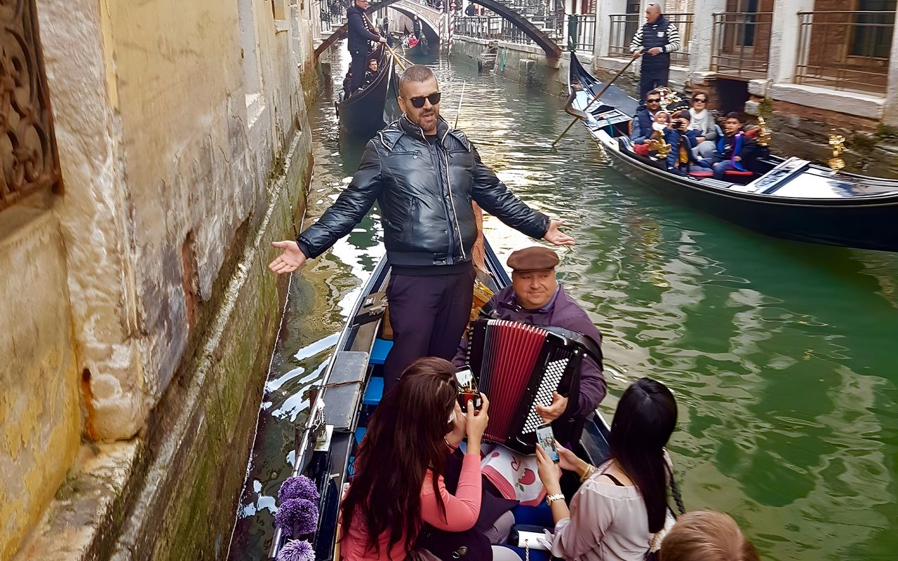 Canal Grande di Venezia: giro in gondola con serenata — 5
