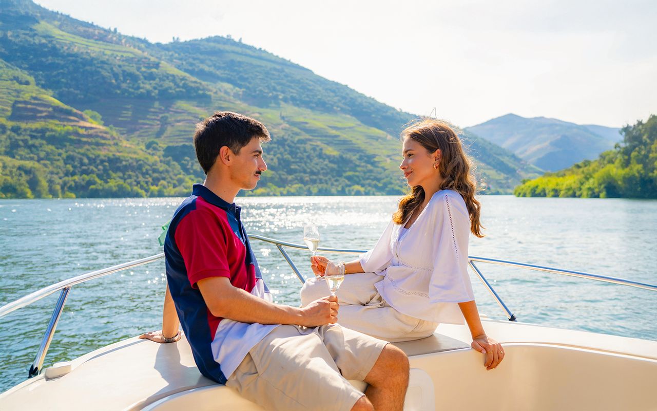 Da Pinhão: Tour in barca della Valle del Douro con degustazione di vini e pranzo — 2