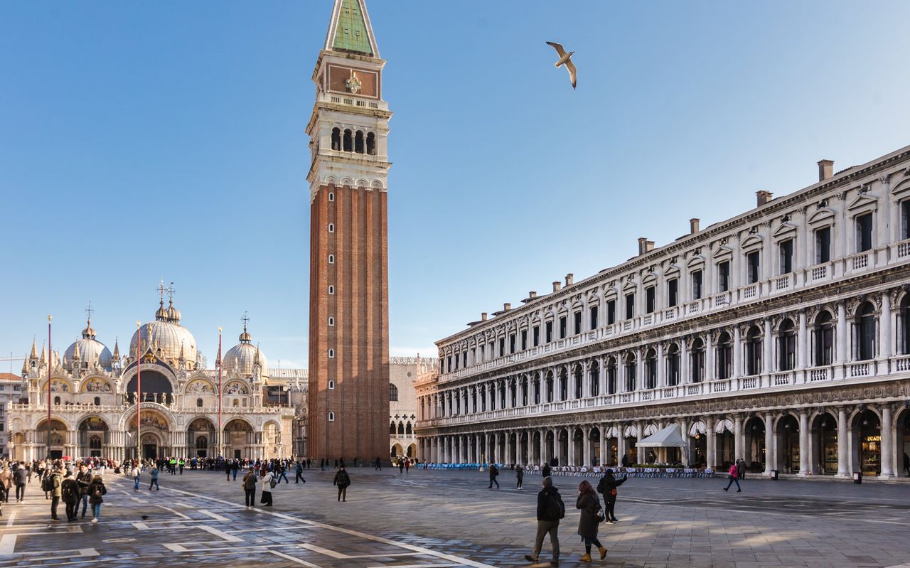 Tour guidato a piedi di Venezia con giro in gondola — 6