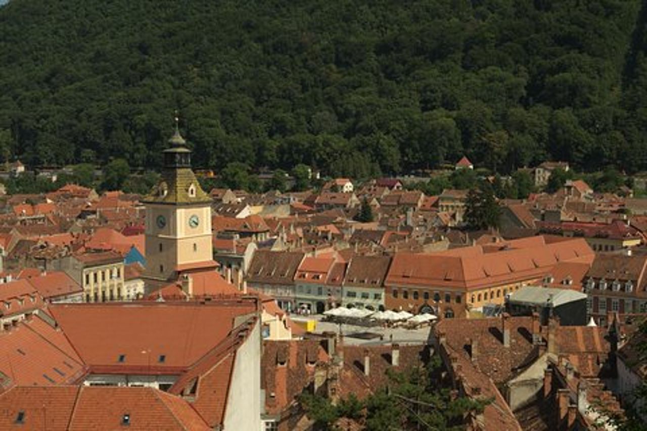Tour privato dell'intera giornata della città di Brasov e Castello di Peles da Bucarest