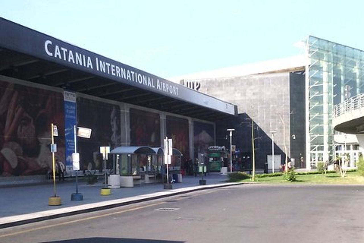 Trasferimento dall'Aeroporto di Catania a Taormina e Dintorni