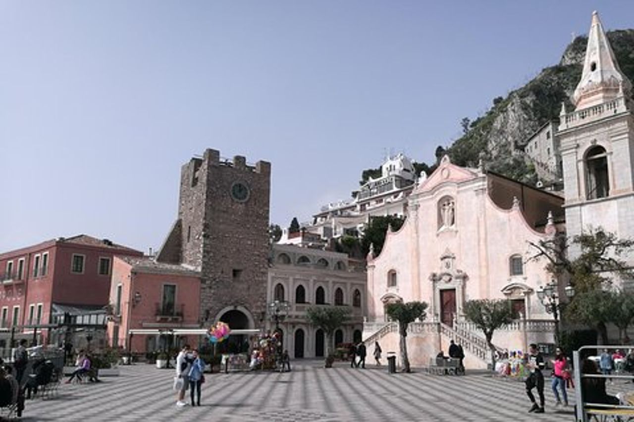 Escursione in giornata Etna e Taormina