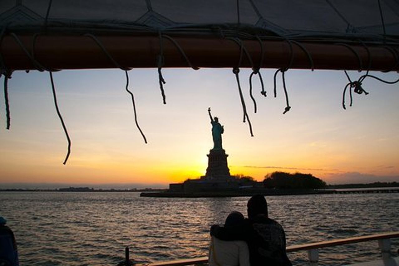 New York City Sunset Jazz Sail a bordo di Clipper City