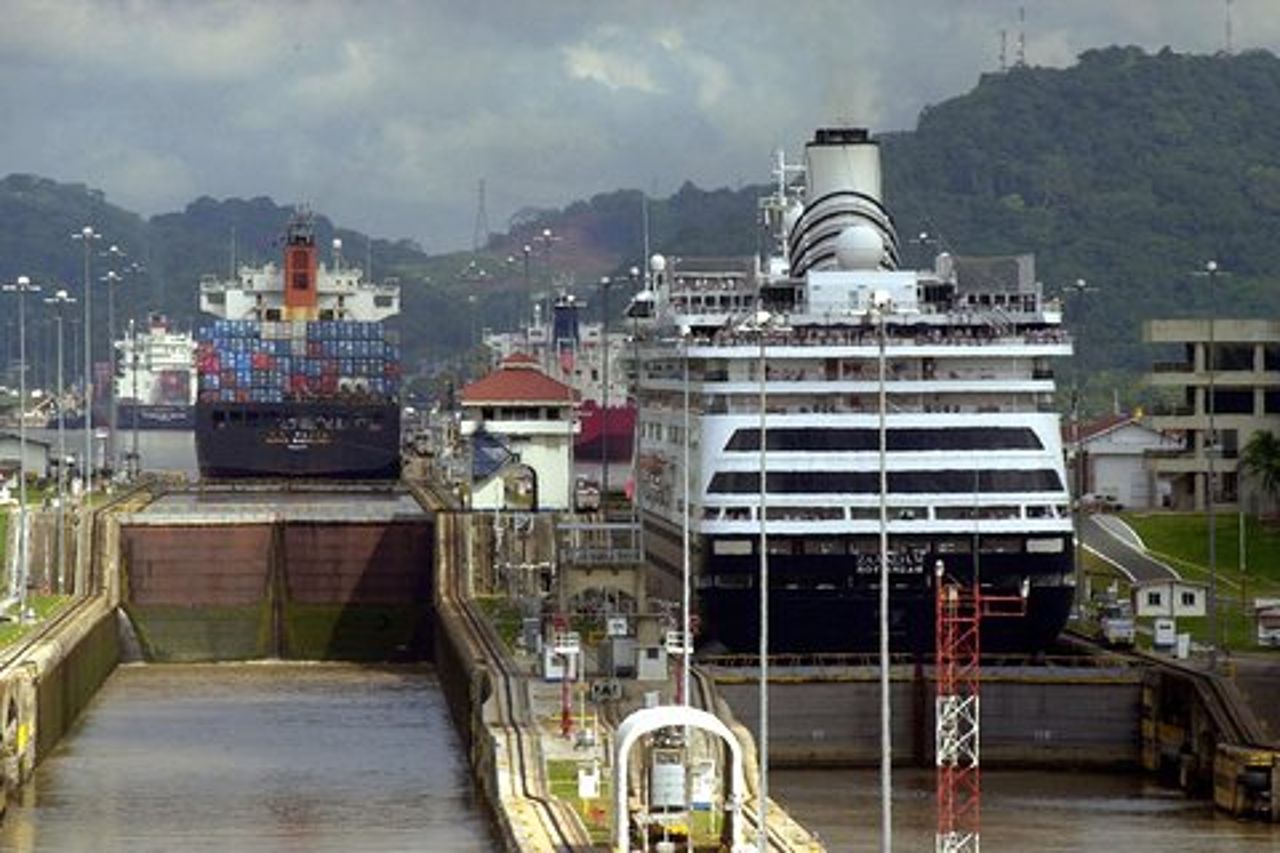 Colon Shore Excursion: tour privato di Panama City e Canal