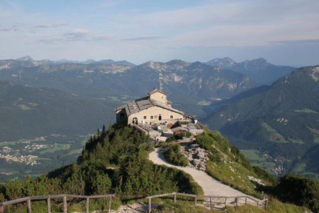 Private Eagle's Nest e The Hills sono vivi