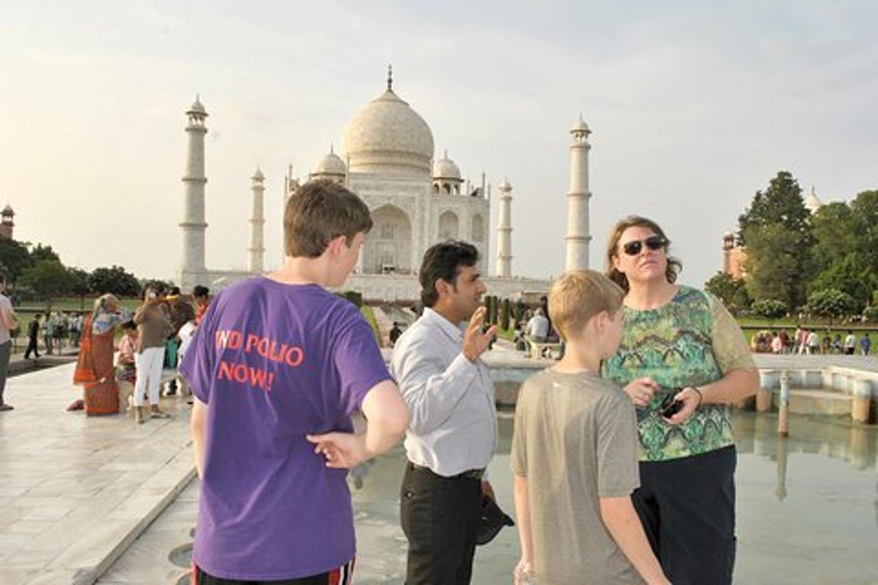 Prenota Guida approvata dal governo per il forte Taj Mahal e Agra