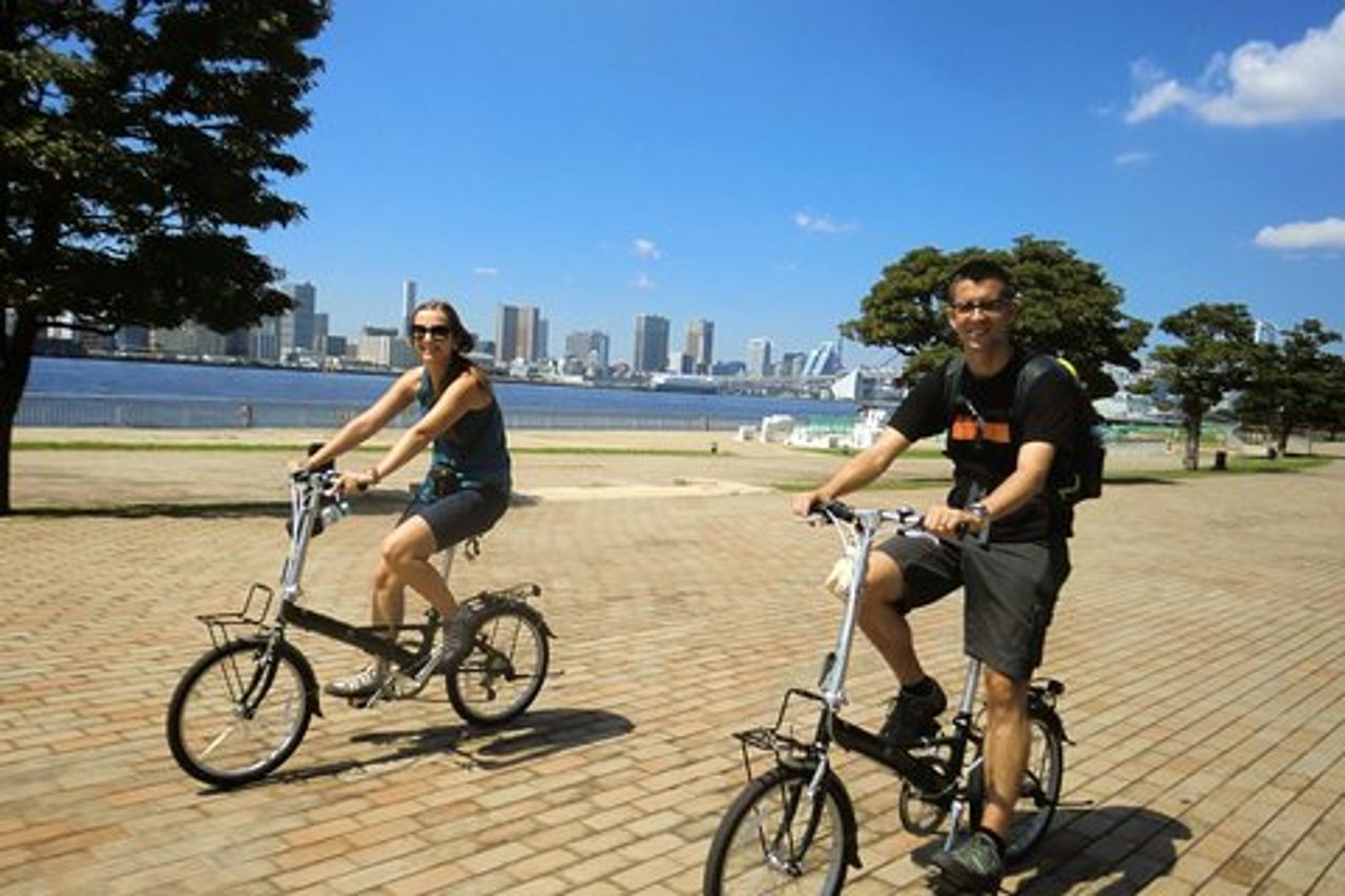 Tokyo in bicicletta: mercato di Tsukiji e Odaiba, con crociera nella Baia di Tokyo