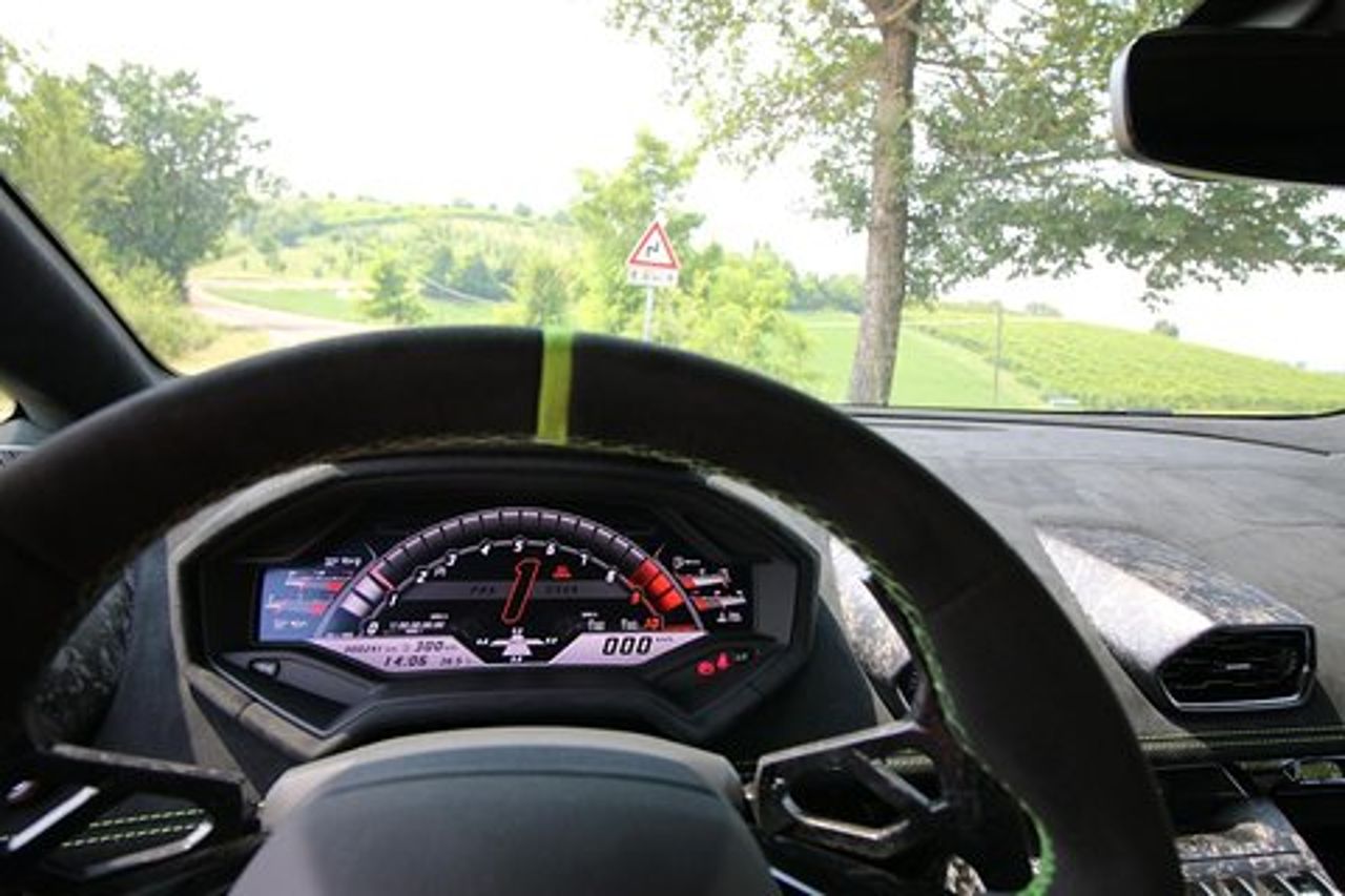 PUSHSTART LAMBORGHINI HURACAN PERFORMANTE-Test Drive Maranello