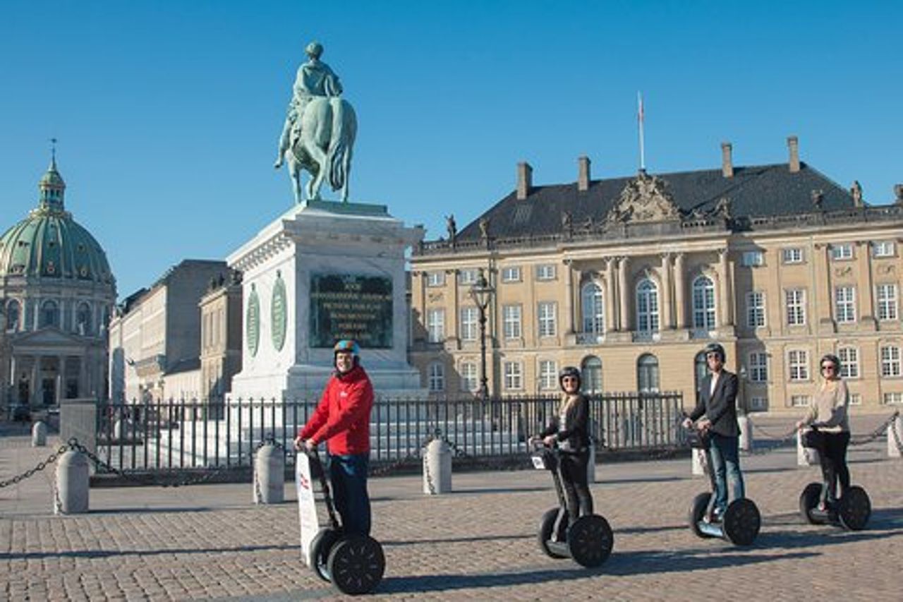 Segway Tours Copenaghen w. Guida & servizio di portineria. 2 ore +