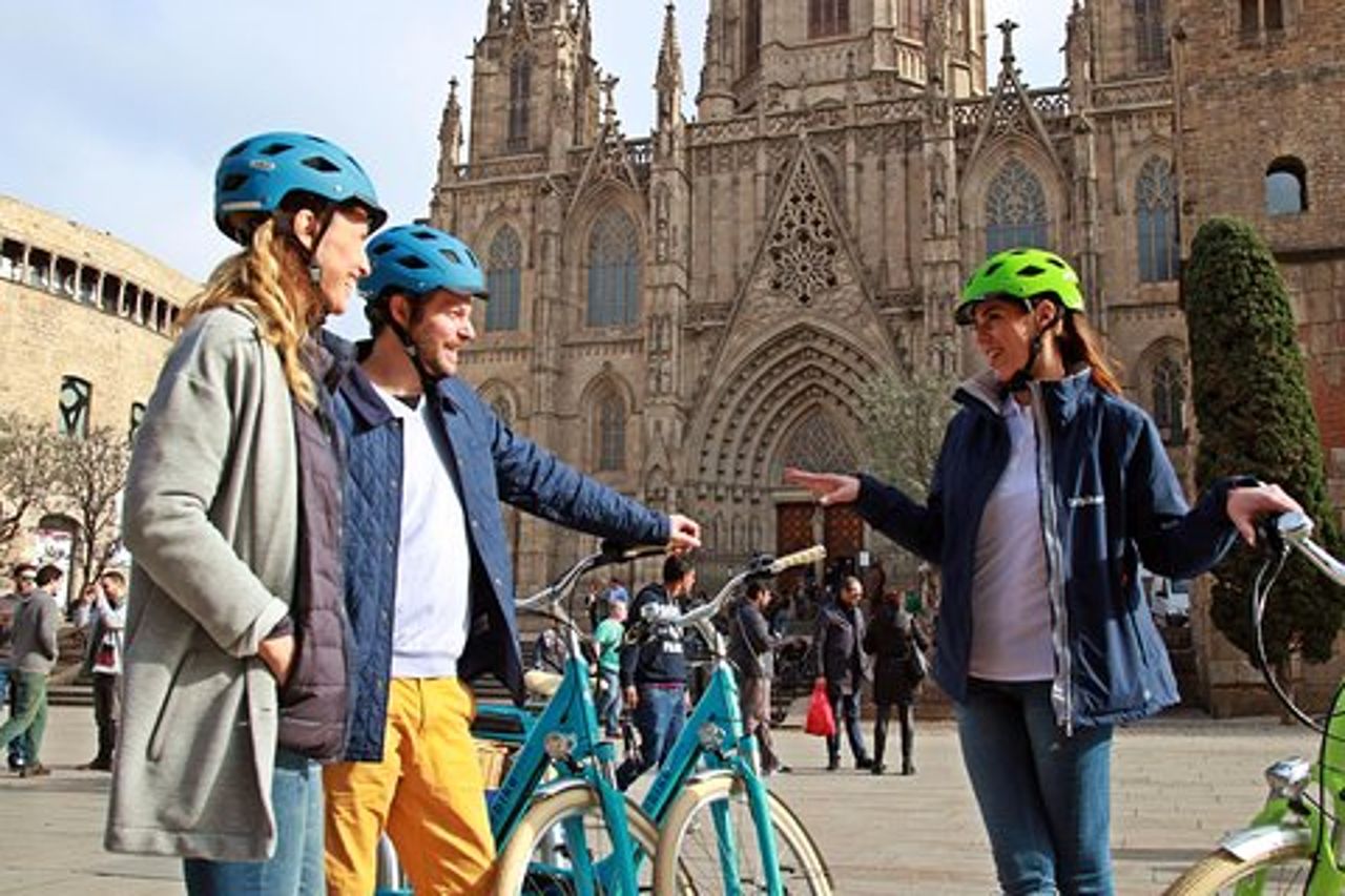 Tour guidato storico di Barcellona in E-bike