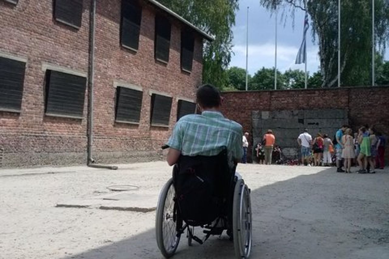 Accessibile con sedia a rotelle PRIVATO trasferimento ad Auschwitz - Birkenau