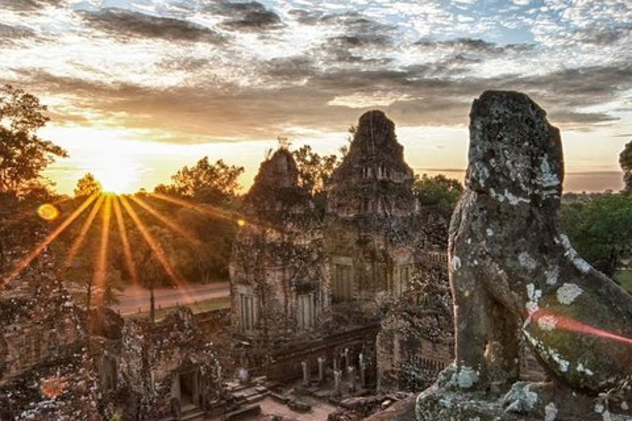 Tour privato di Angkor Wat Sunrise di un'intera giornata con guida da Siem Reap