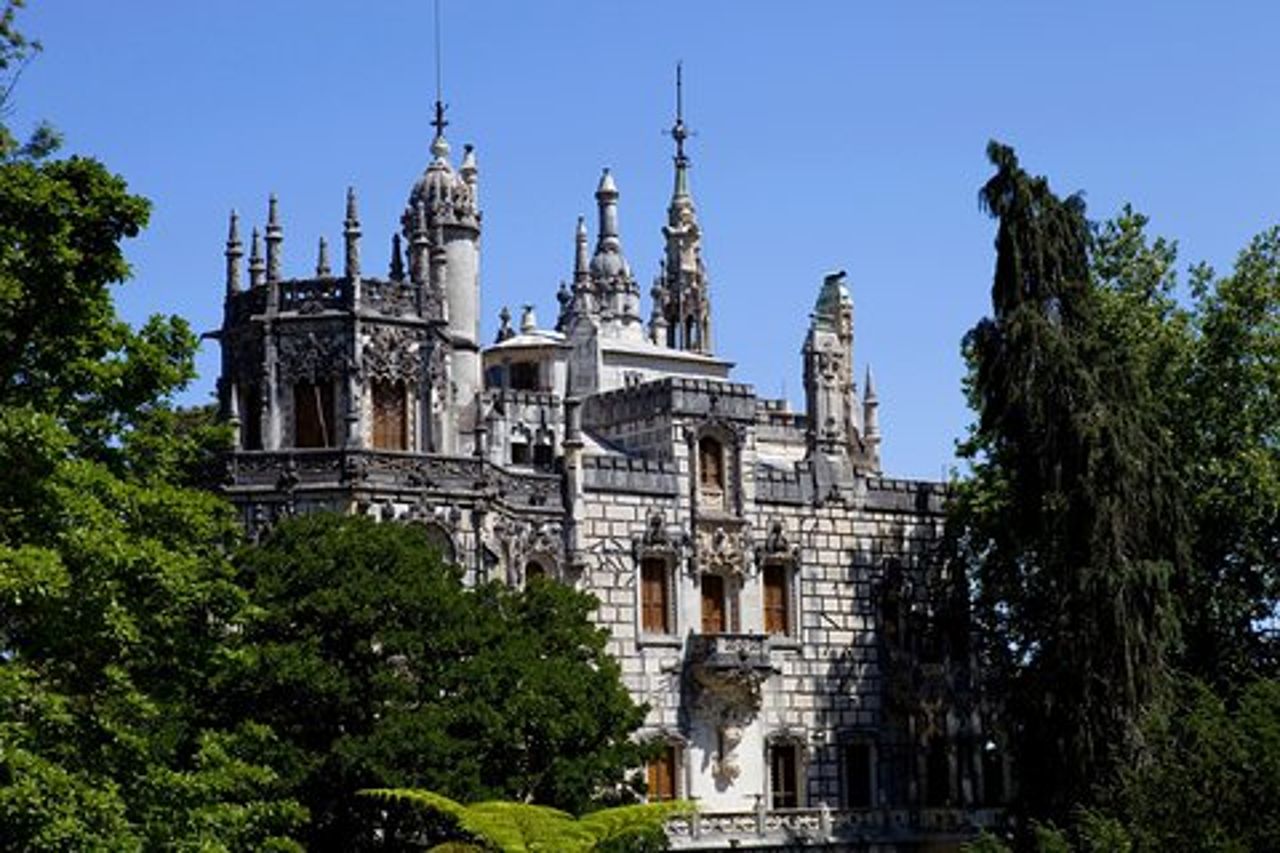 Tour dei monumenti privati ​​a Lisbona da Lisbona