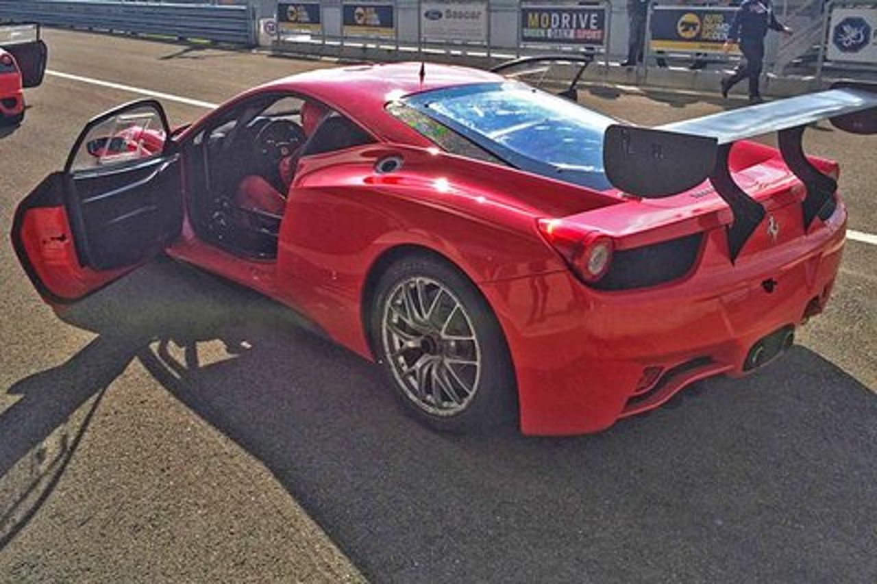 Esperienza di guida Ferrari su una pista