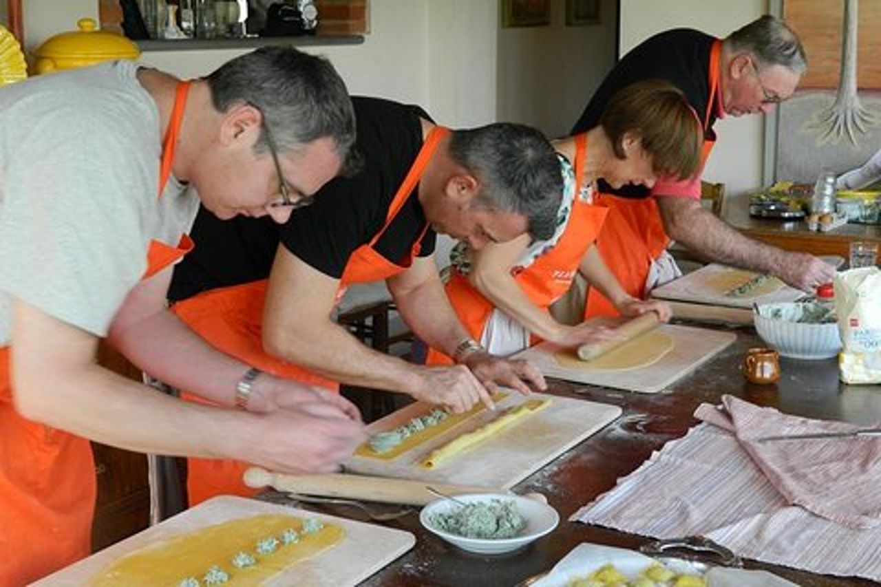 Esclusive lezioni di cucina in Toscana con uno Chef professionista