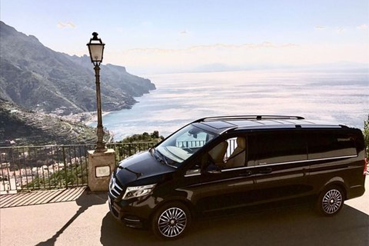 Tour privato di 8 ore in auto ad Amalfi