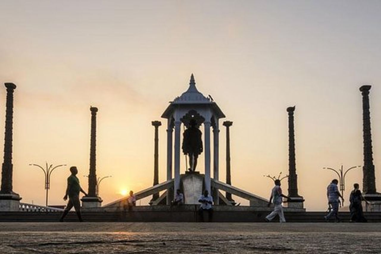 Visita della città di Pondicherry in veicolo privato