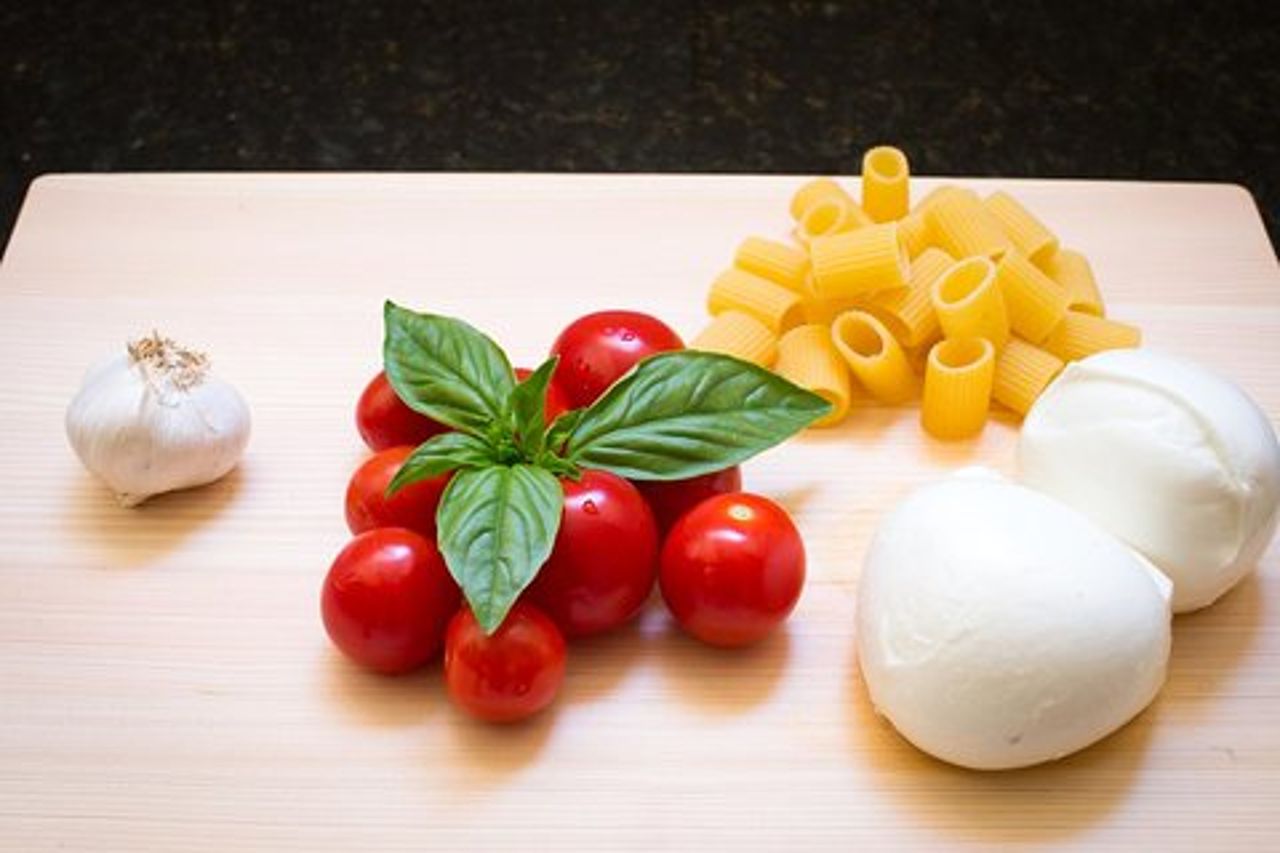 Esperienza culinaria a casa di un locale a Menfi con dimostrazione di cucina