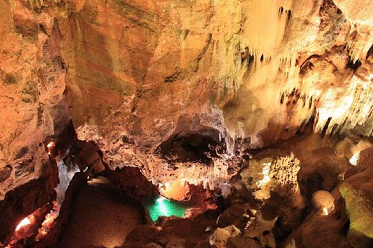 Patrimonio naturale, grotte, sorgenti d'acqua e saline di Nazaré