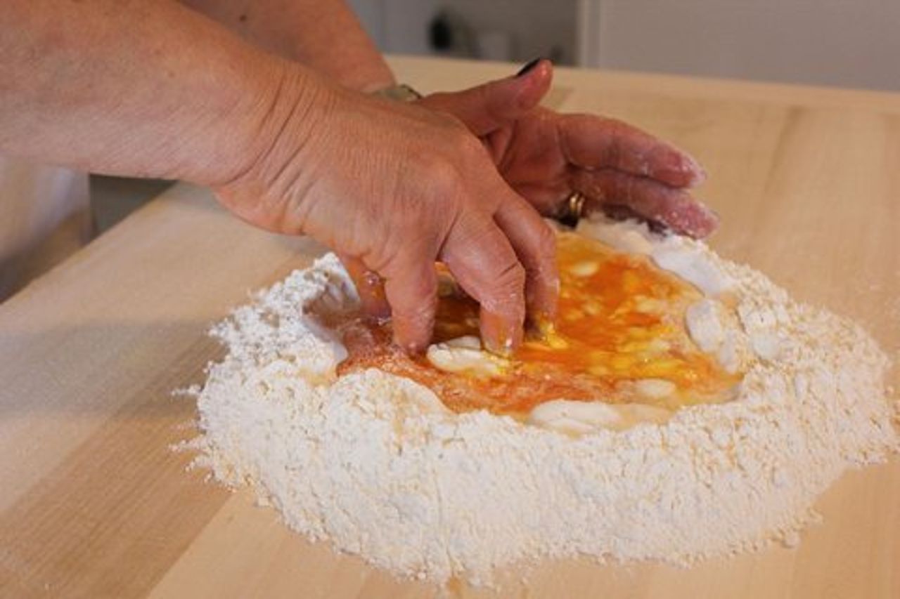Tour privato del mercato e corso di cucina a Bologna con Giovanna C