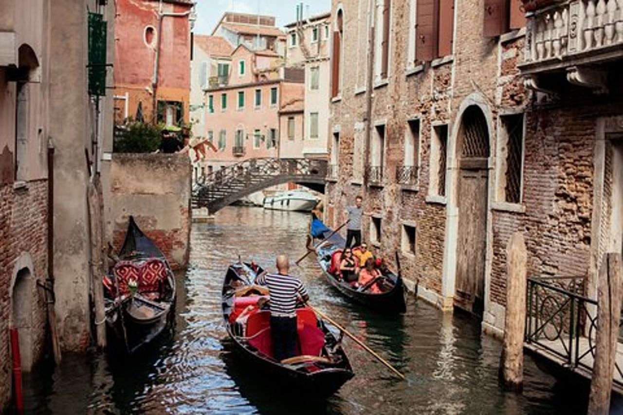Punti salienti e gemme nascoste con la gente del posto: il meglio del tour privato di Venezia