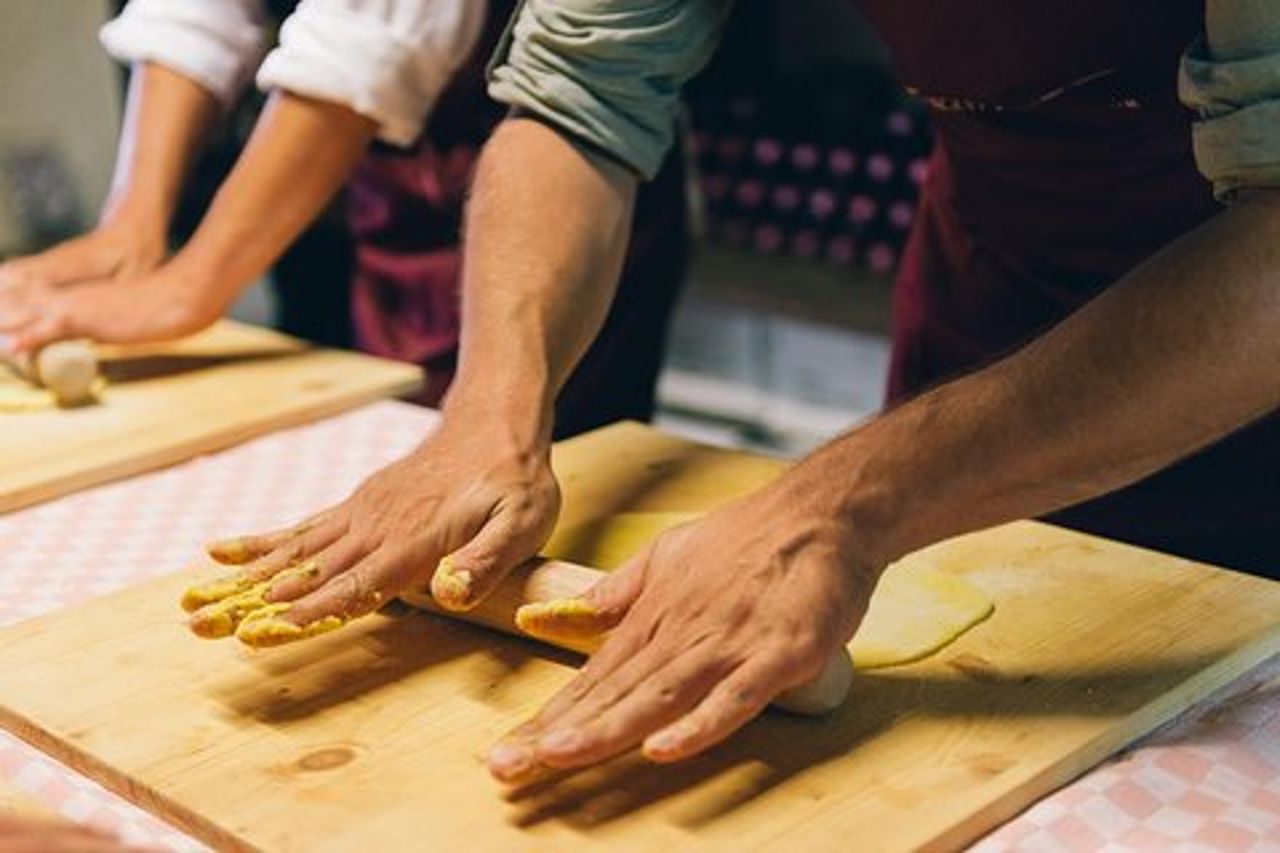 Corso privato di cucina nel Chianti da San Gimignano