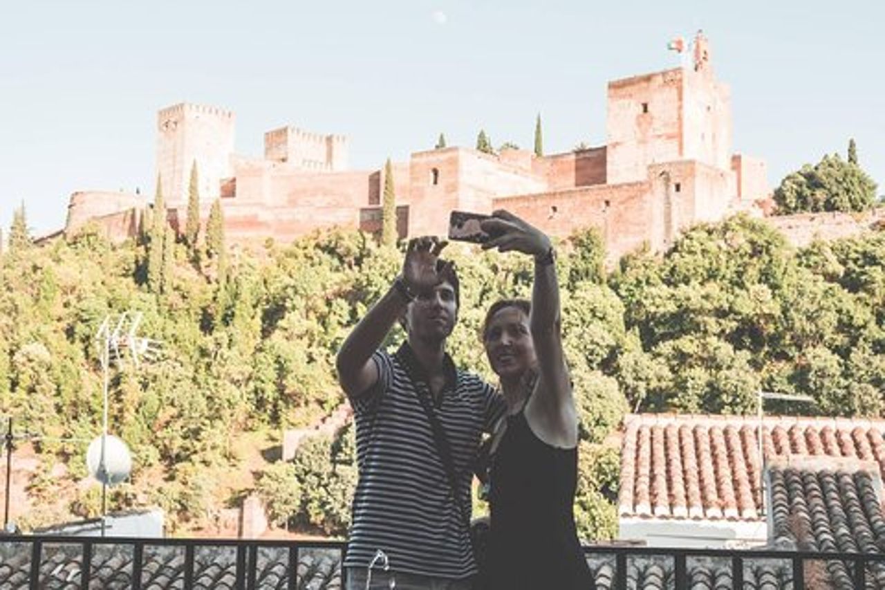 Golden Hour a Granada: tour a piedi al tramonto con Play Granada