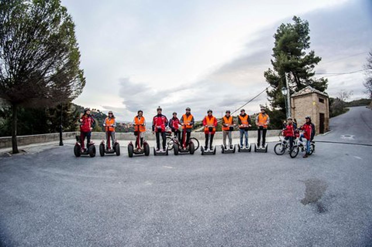 Alhambra Salta la Coda con Albaicin, Sacromonte in Segway/Bici