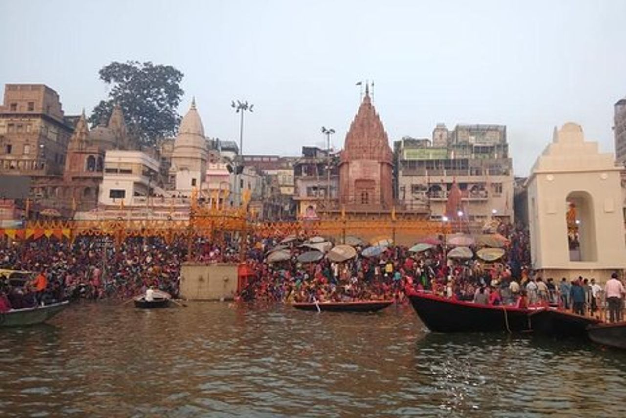 Tour di un giorno a Varanasi con templi e Ganga Aarti – dall’alba al tramonto