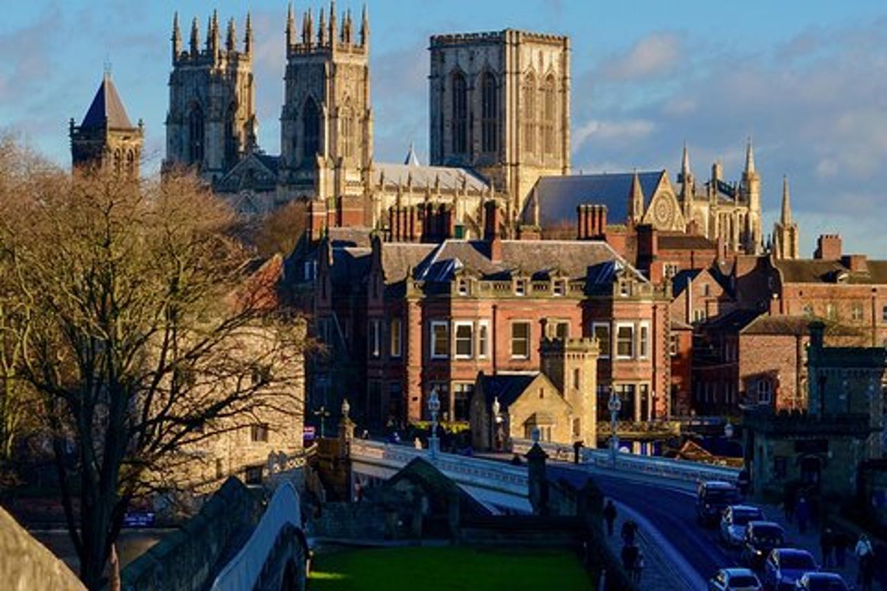 Tour privato a piedi: punti salienti della città di York e York Minster