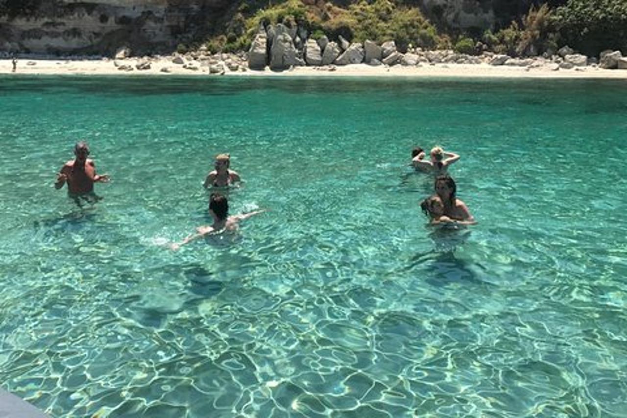 Tour snorkeling condiviso da Tropea a Capo Vaticano