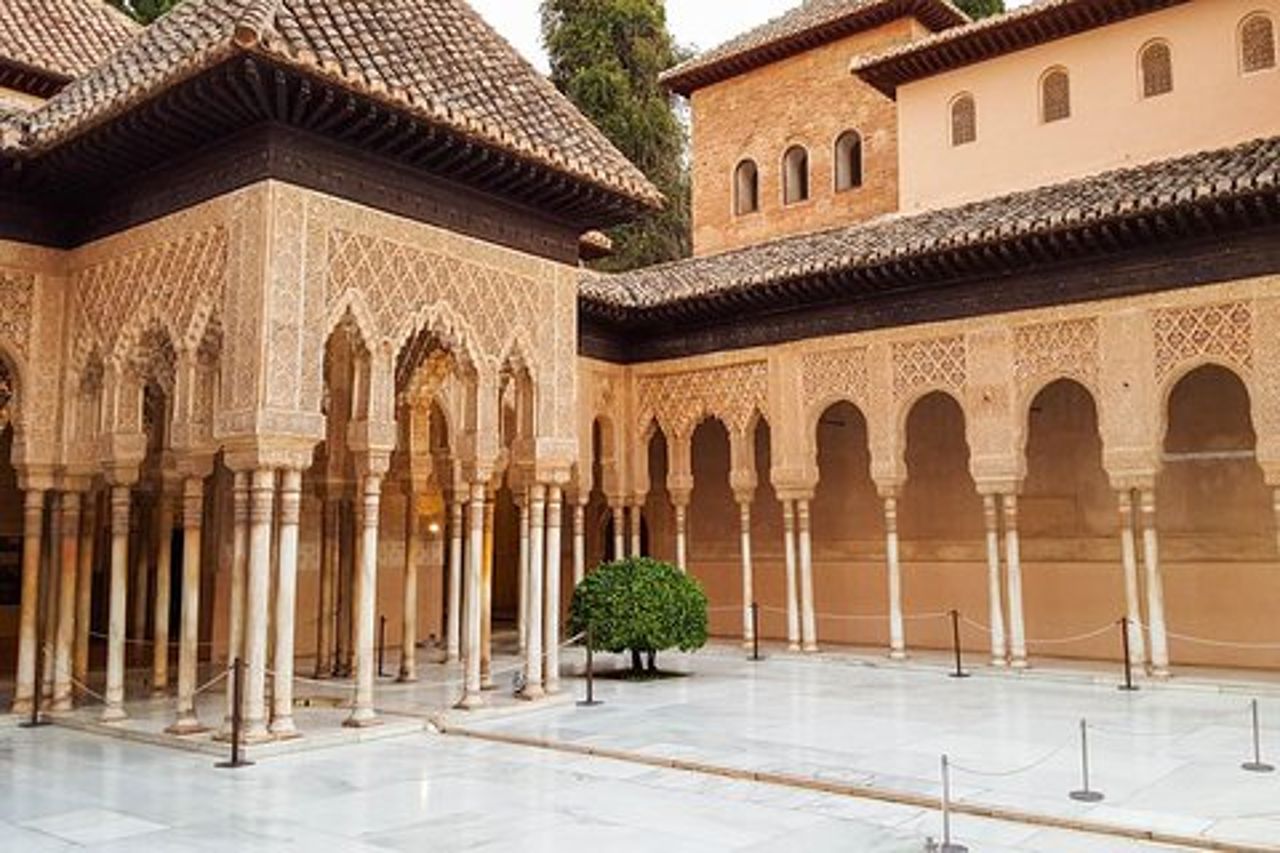 Escursione a terra da Almeria: Alhambra e Giardini del Generalife