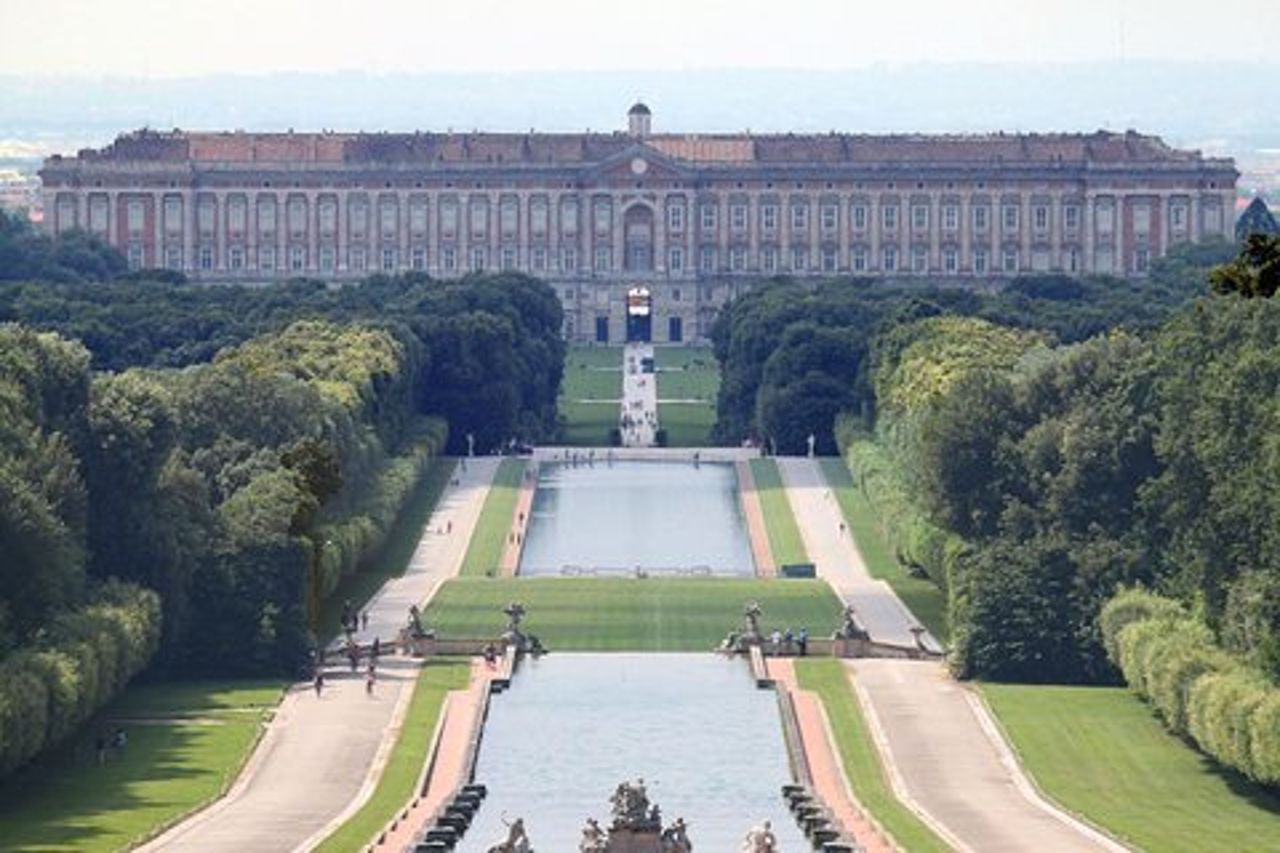 Reggia di Caserta & Giardini Tour per piccoli gruppi con navetta