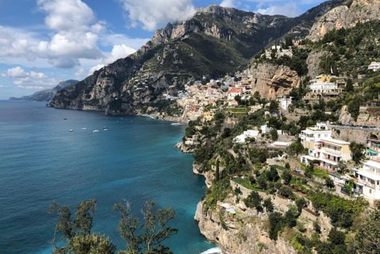 Tour privato di un'intera giornata in Costiera Amalfitana da Sorrento o Napoli