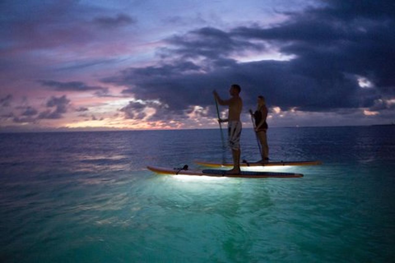 GLOW Stand Up Paddle al crepuscolo