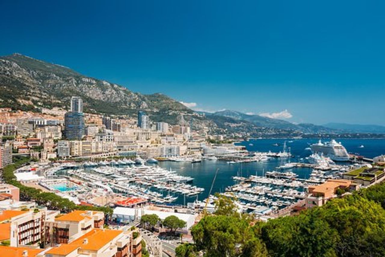 Segreti di Monaco: esclusivo tour privato a piedi