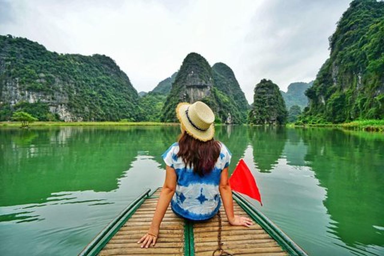 Tour giornaliero Trang An-Bai Dinh Group Tour