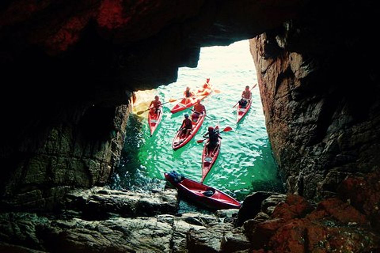 Gita in Canoa in Piccoli Gruppi con Snorkeling e Frutta