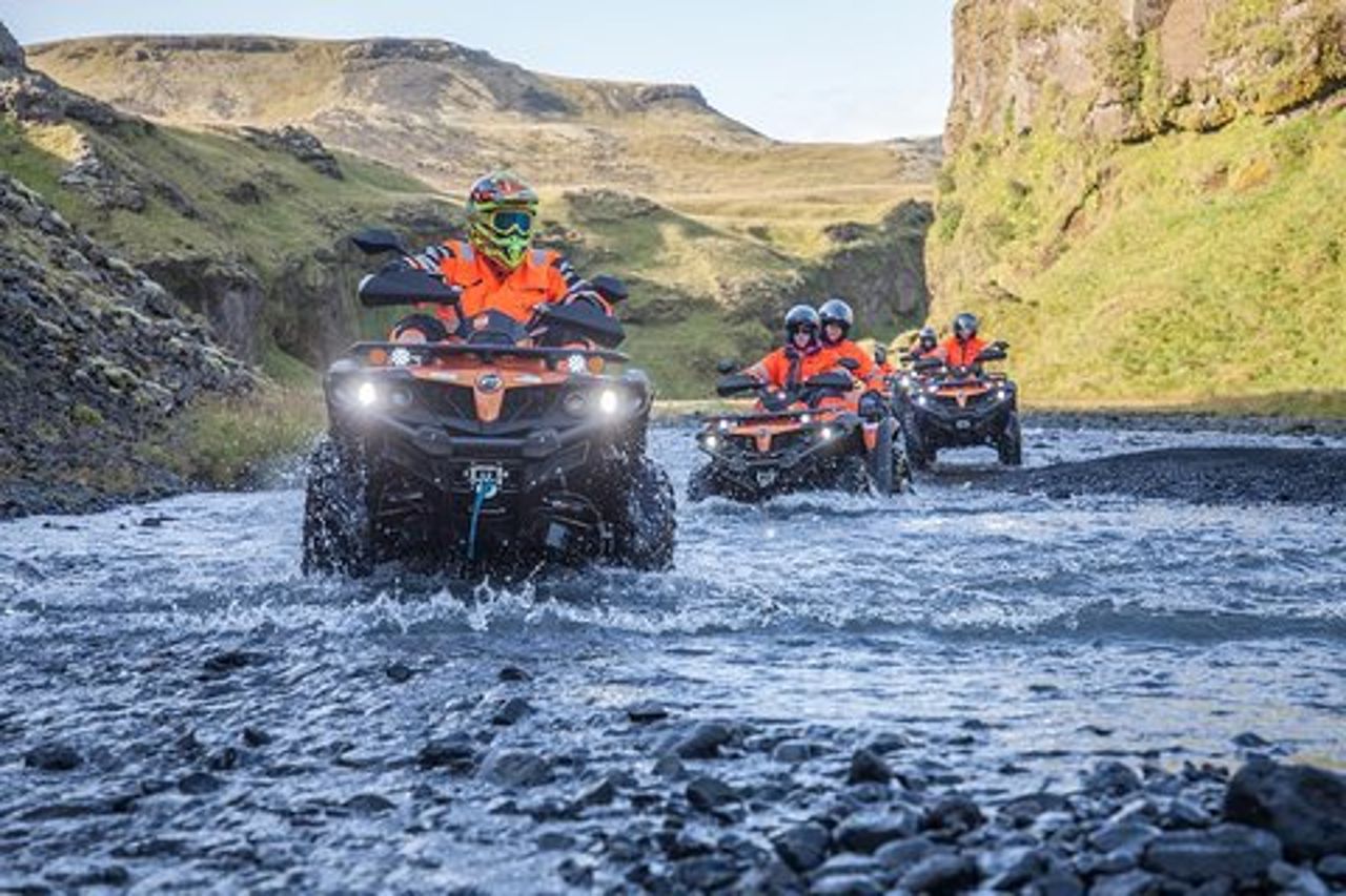 Tour in quad su sabbia lavica nera di Mýrdalur