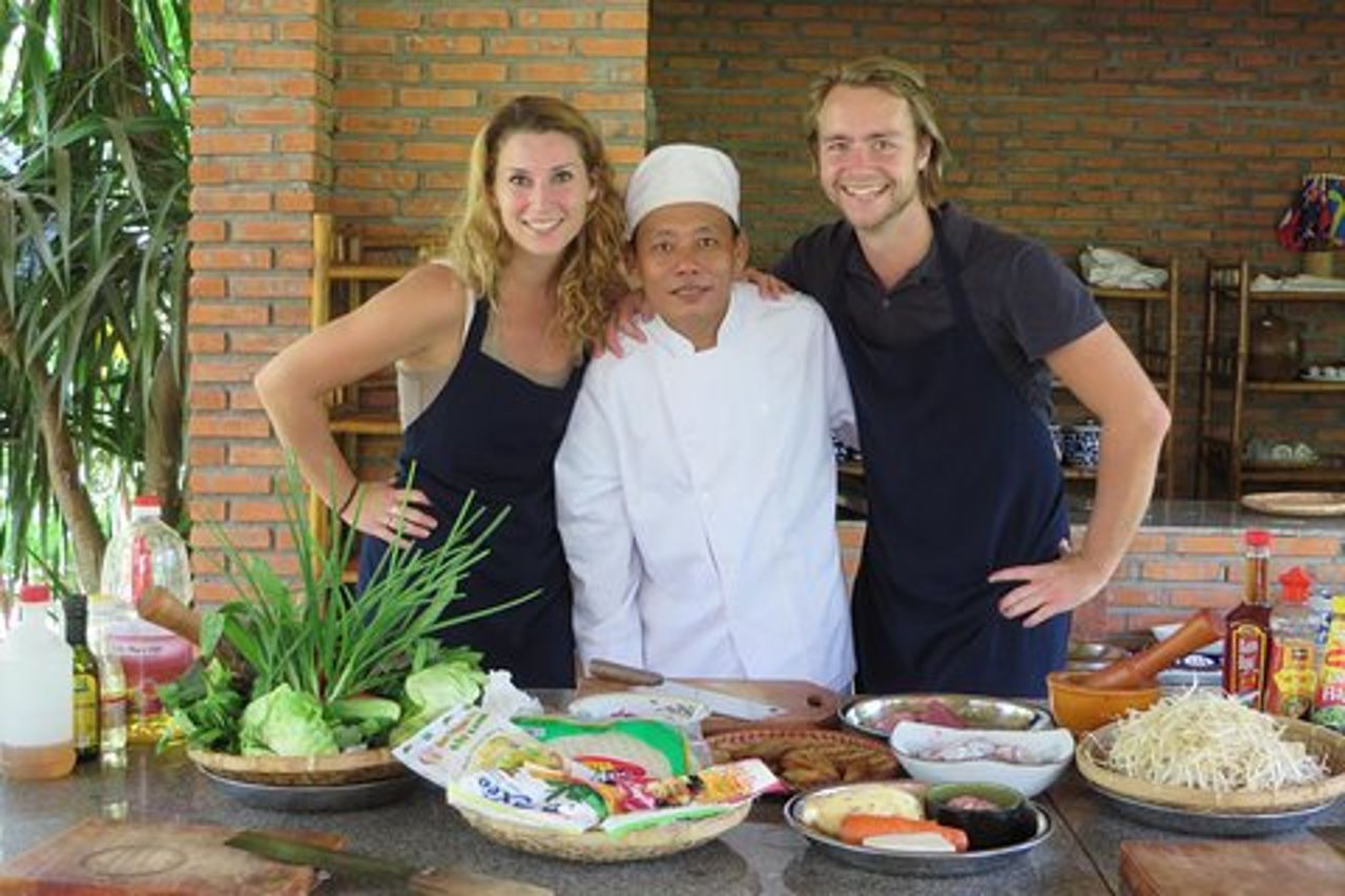 Lezione di cucina a Nha Trang (visita al mercato locale e alla campagna)