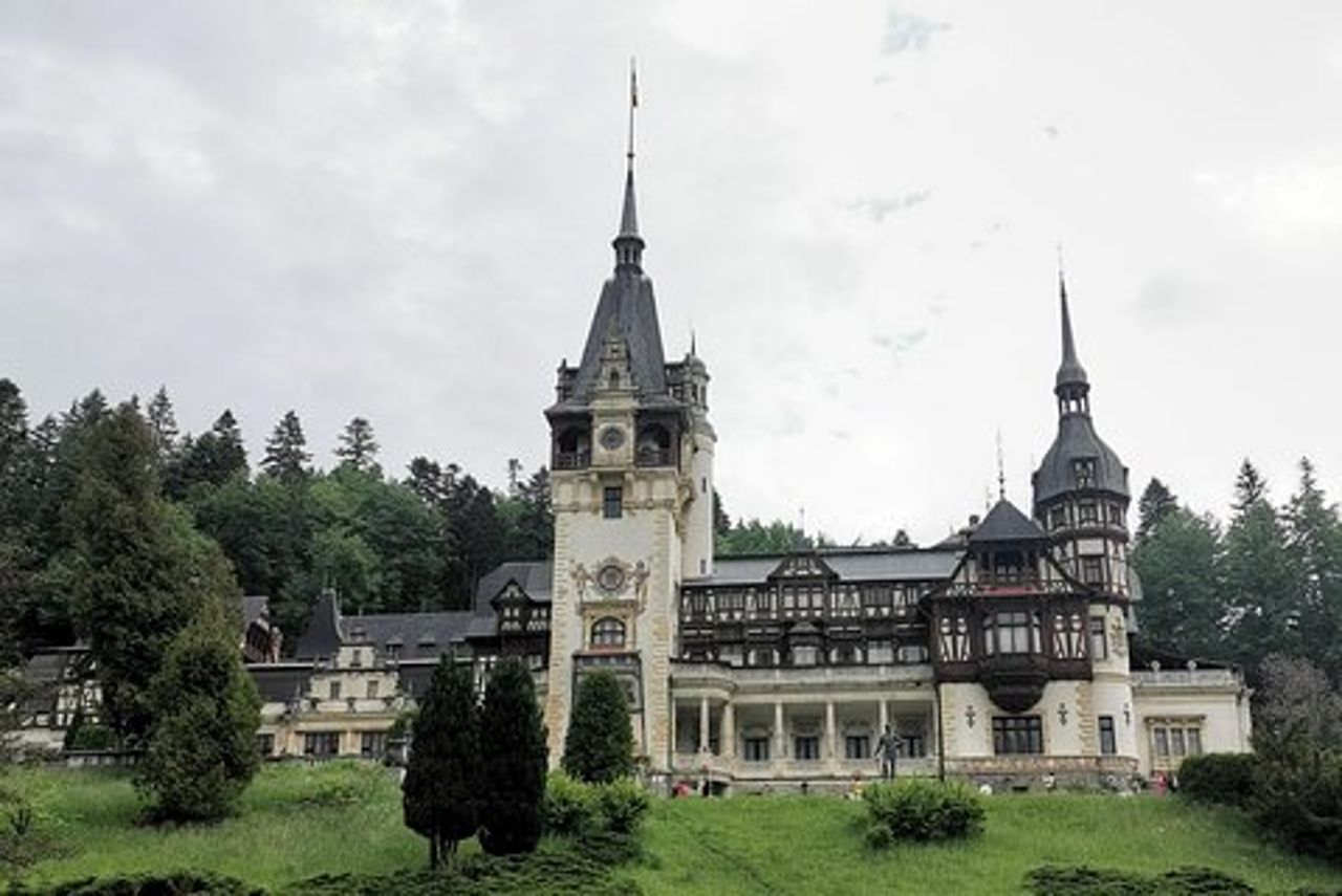 Tour in autobus di Bucarest: gita di un giorno in Transilvania e Castello di Dracula