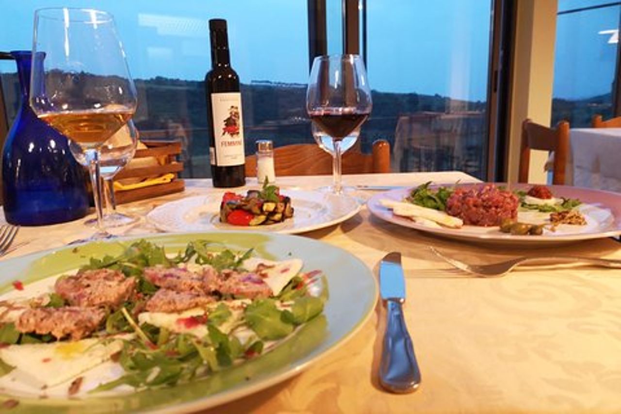 Orvieto by Evening: tour in e-bike per piccoli gruppi con cena