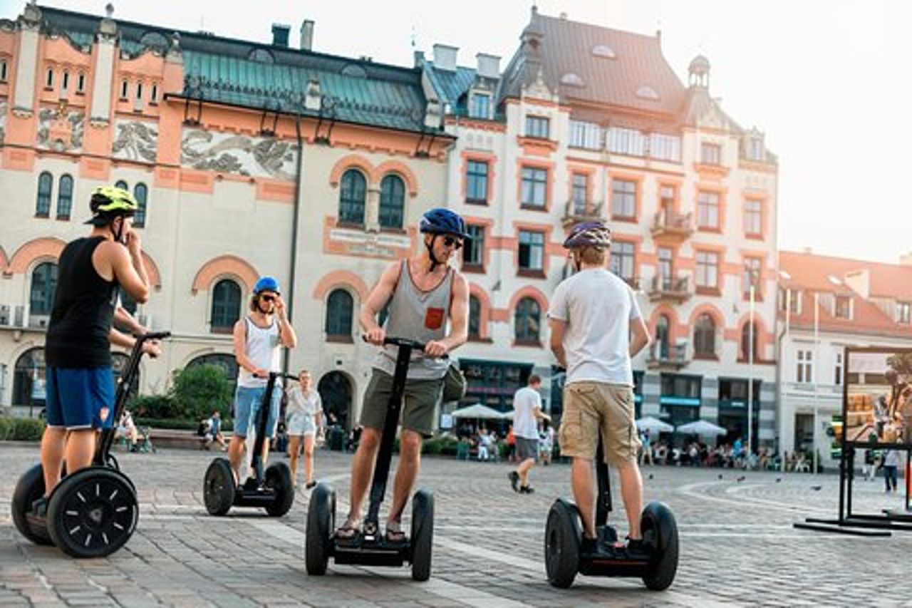 Tour in Segway Danzica: tour completo (città vecchia + cantiere navale) di 3 ore